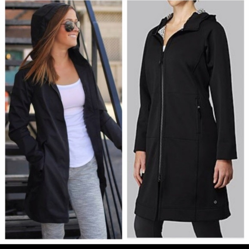 Like new Lululemon size 4 apres ski rainproof jacket